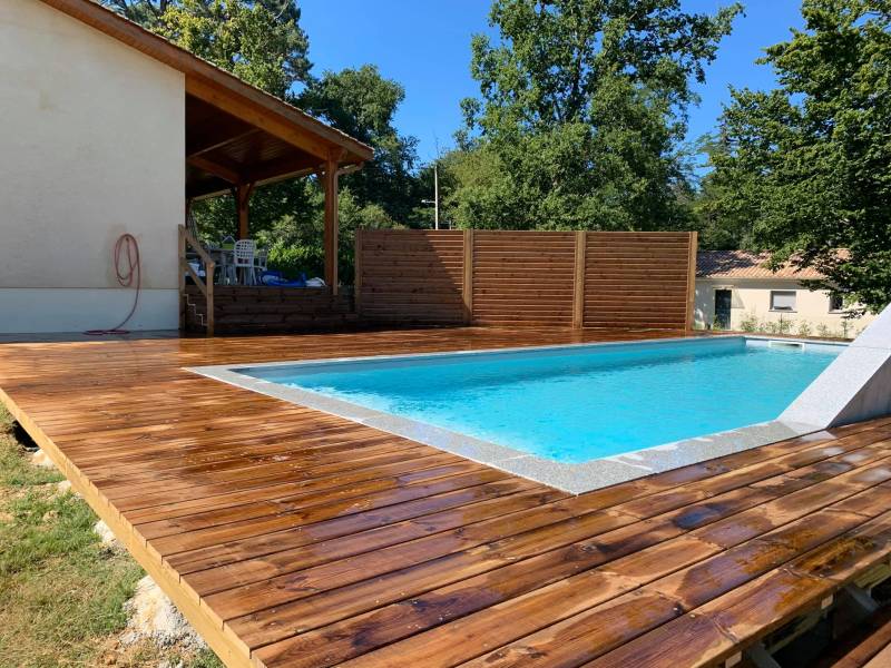 terrasse en bois au teich sur le bassin d'arcachon