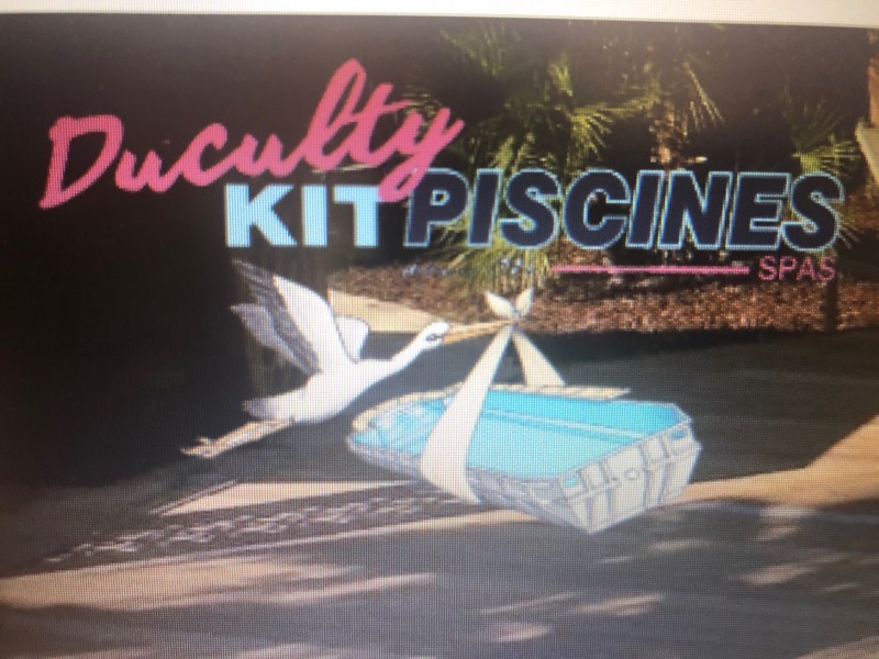 Recherche a installer une piscine en coque polyester dans le secteur de Frejus