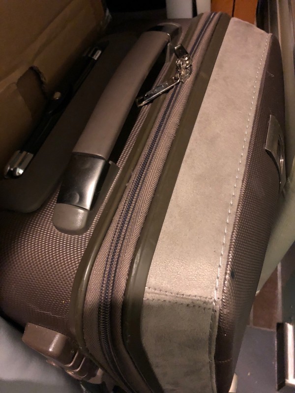 Recherche boutique haut-de-gamme spécialisée dans les valises grand format en aluminium à Bordeaux