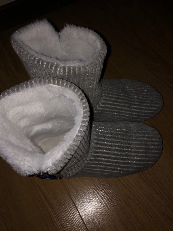 Recherche magasin spécialisé dans la confection de chaussons en laine sur-mesure à Bordeaux