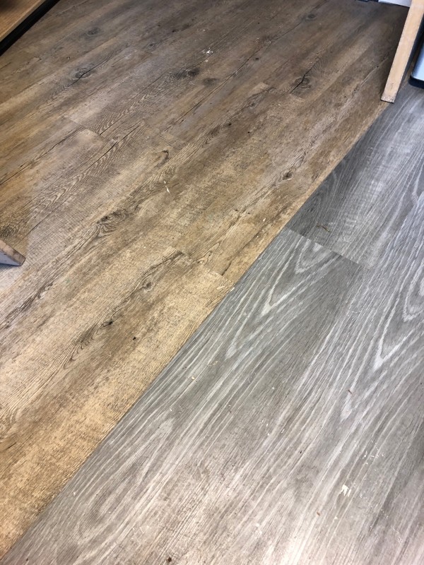 Peintre pour installation d’un parquet massif à Bordeaux centre-ville