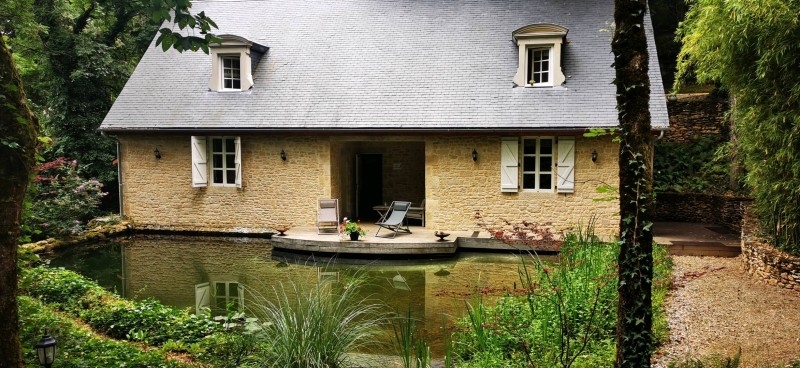 Réserver un weekend en tiny house dans un domaine de luxe avec spa et sauna en Dordogne