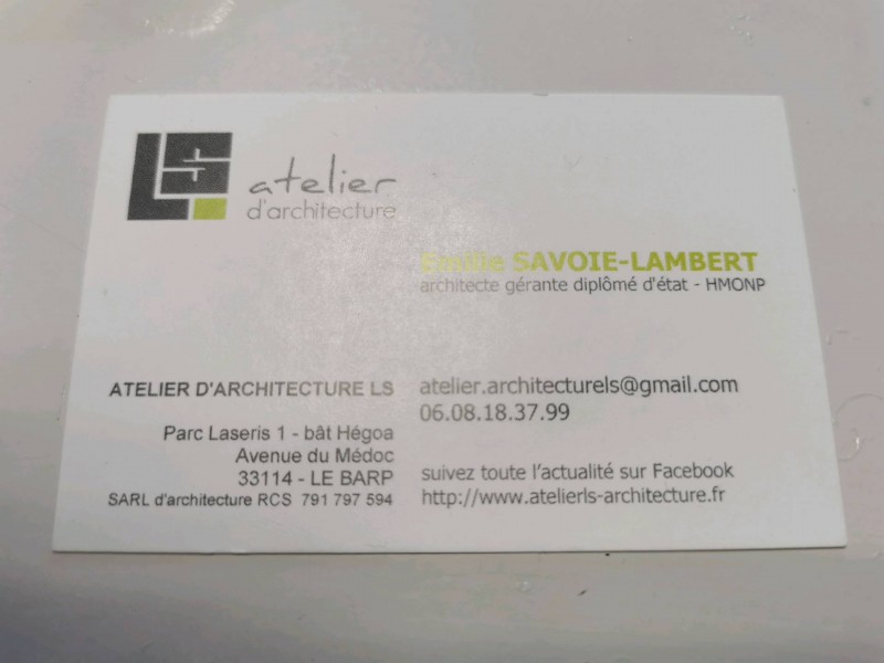 Construction d'un terrain de tennis par un architecte réputé sur Le Barp