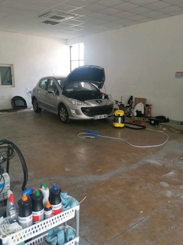 Préparation à la vente d'un véhicule d'occasion sur Le Barp