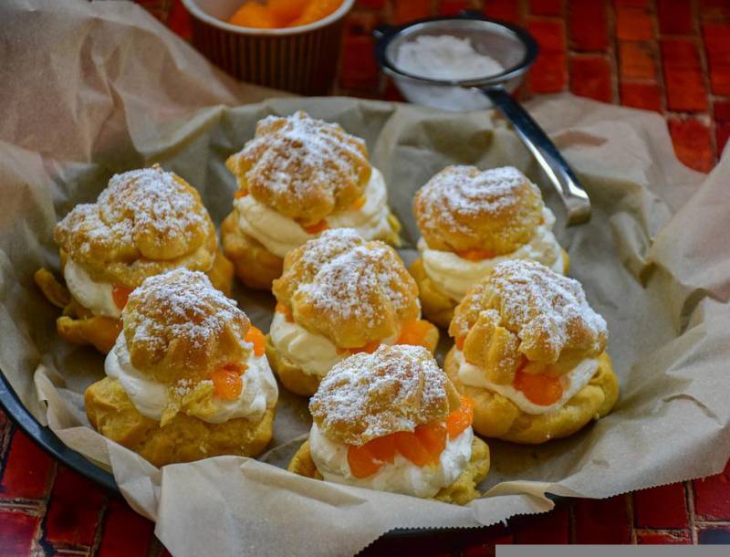 pâtisserie pour acheter des choux à la crème pour une réception par un artisan à Arcachon