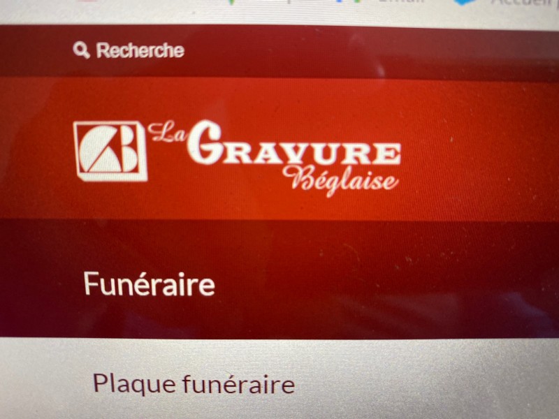 Faire graver une photo en photo gravure sur granite sur plaque funéraire à Bordeaux